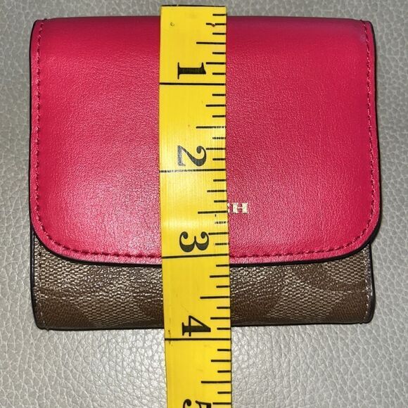 Coach Small Wallet in Signature Canvas Print & Colourblock - Picture 15 of 15